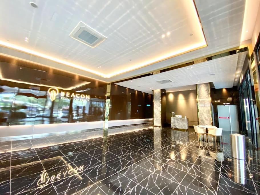 Apartment Beacon Executive #modern Chic #skypool #georgetown #5pax #2br 2bath #2queen 1single #quality Well Maintained #private Host *