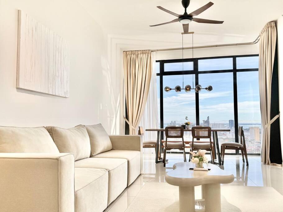 Beacon Executive #modern Chic #skypool #georgetown #5pax #2br 2bath #2queen 1single #quality Well Maintained #private Host Apartment