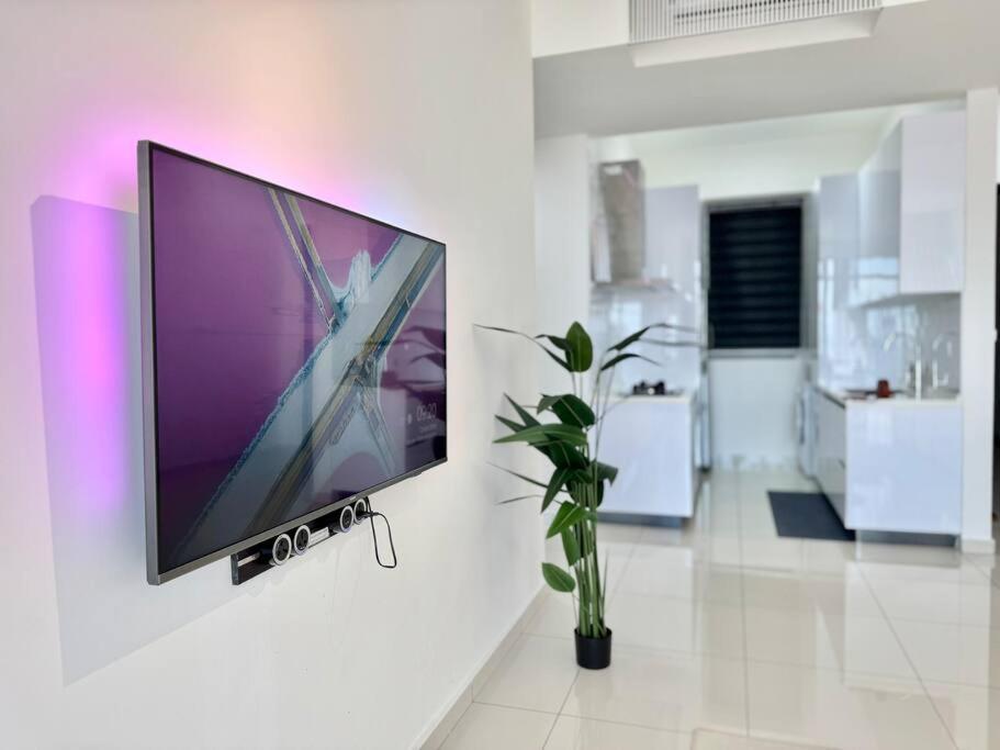 Apartment Beacon Executive #modern Chic #skypool #georgetown #5pax #2br 2bath #2queen 1single #quality Well Maintained #private Host *