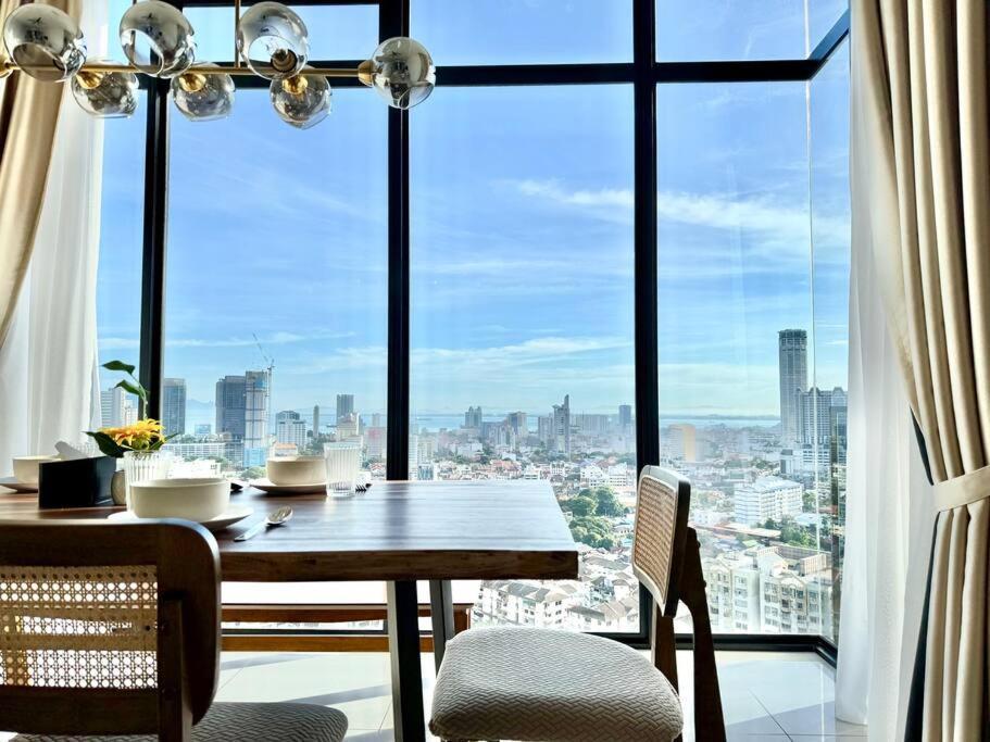 Apartment Beacon Executive #modern Chic #skypool #georgetown #5pax #2br 2bath #2queen 1single #quality Well Maintained #private Host *