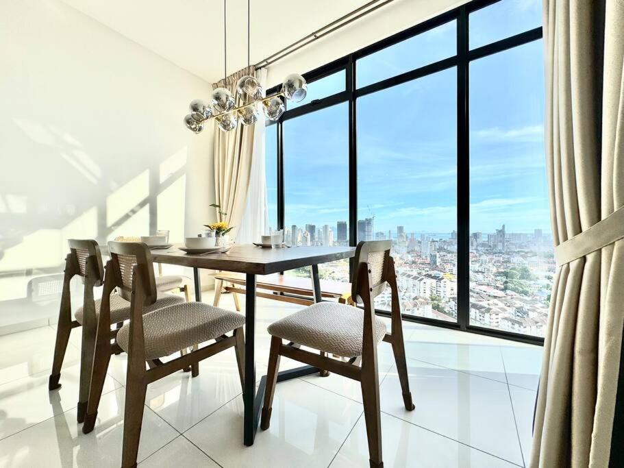 Beacon Executive #modern Chic #skypool #georgetown #5pax #2br 2bath #2queen 1single #quality Well Maintained #private Host Apartment *