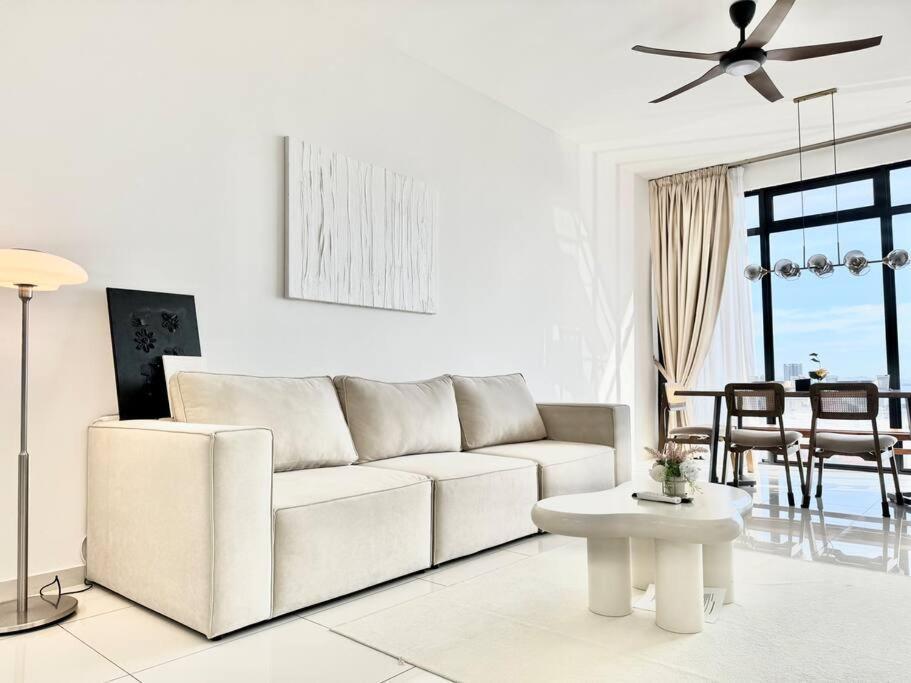 Beacon Executive #modern Chic #skypool #georgetown #5pax #2br 2bath #2queen 1single #quality Well Maintained #private Host *