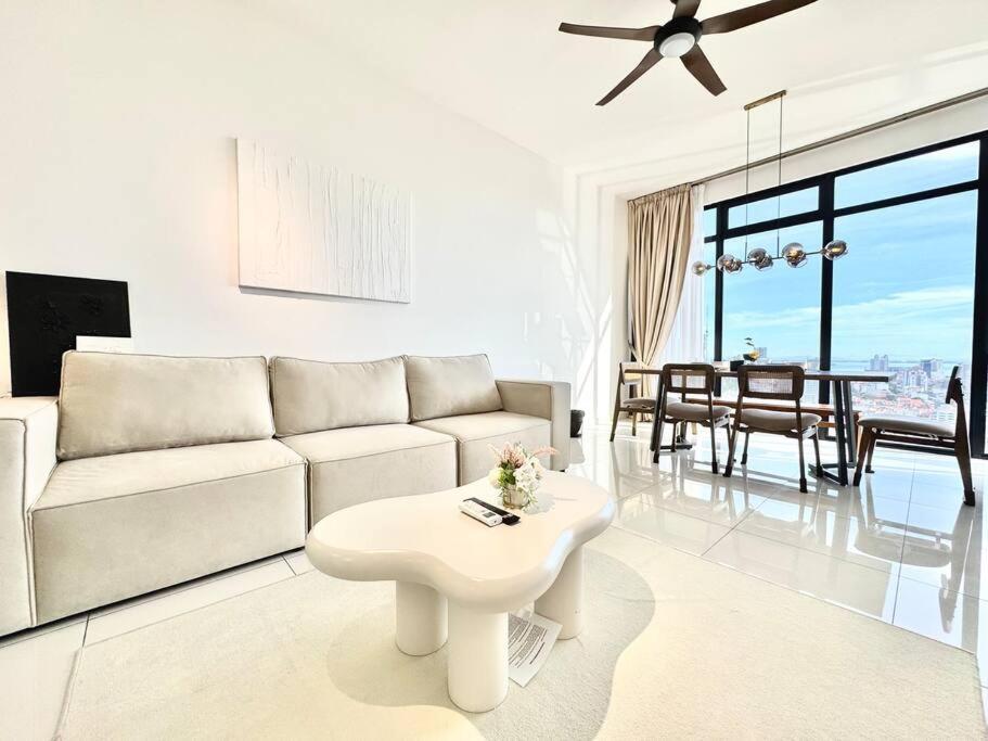 Beacon Executive #modern Chic #skypool #georgetown #5pax #2br 2bath #2queen 1single #quality Well Maintained #private Host